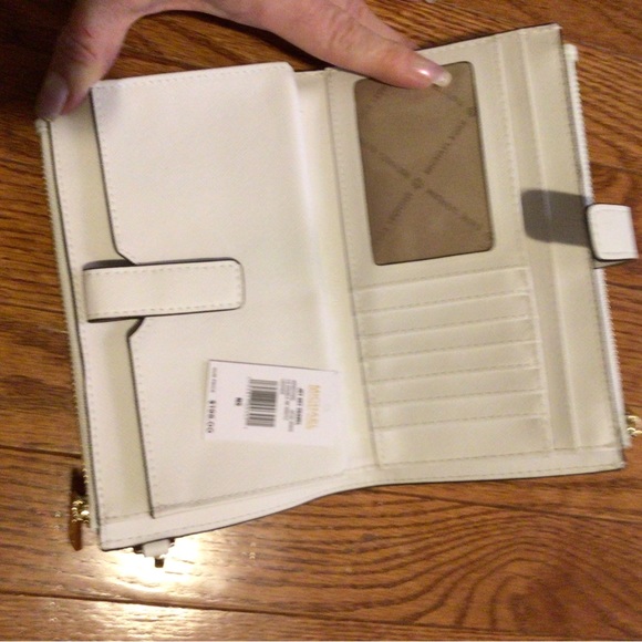 Michael Kors Jet Set Saffiano Smartphone Wallet - Picture 2 of 5